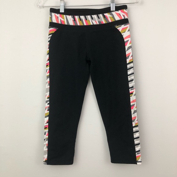 Fabletics Camacan Powerhold Black Capri Leggings - Picture 4 of 6